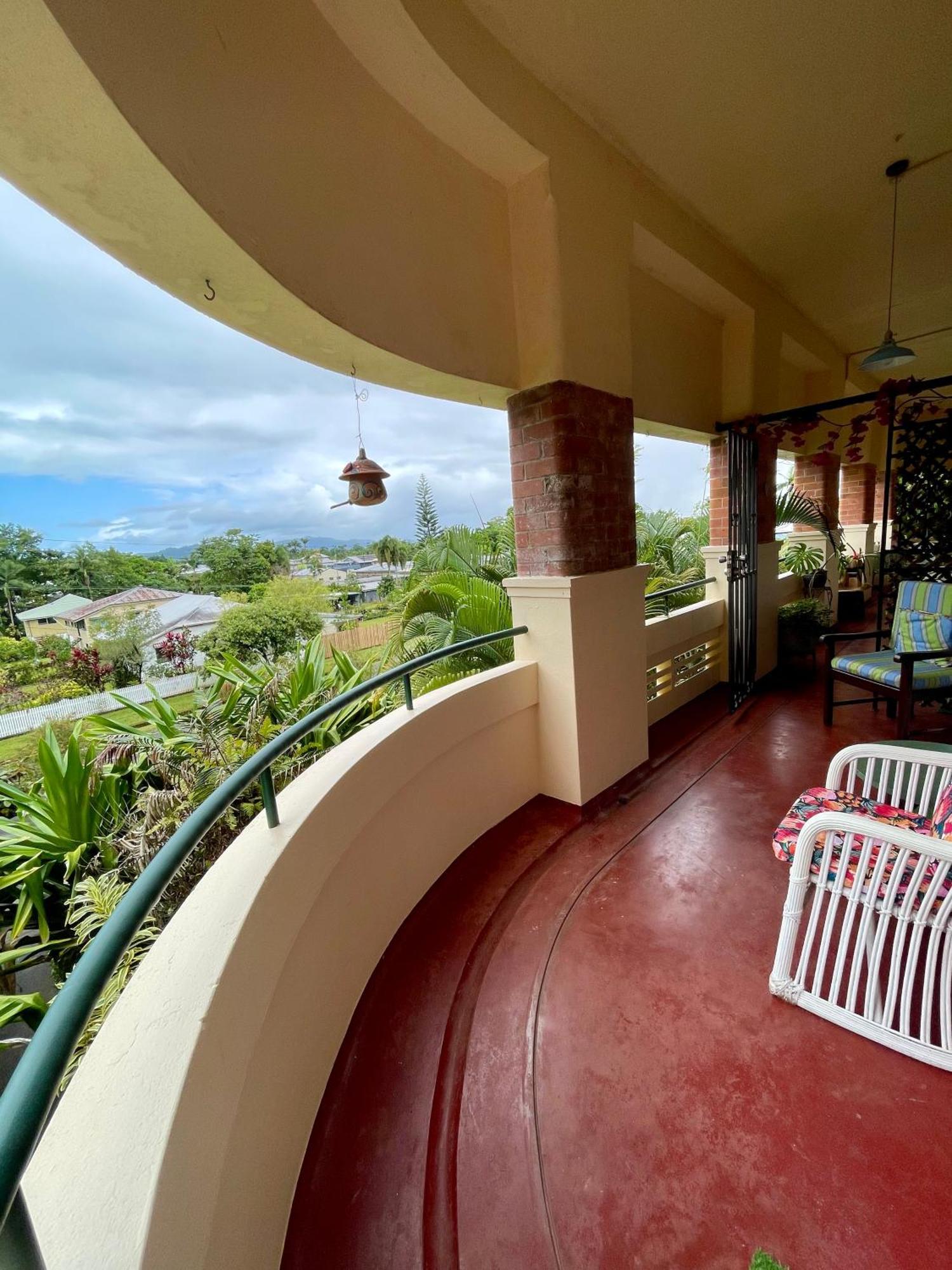Готель Babinda Quarters Екстер'єр фото